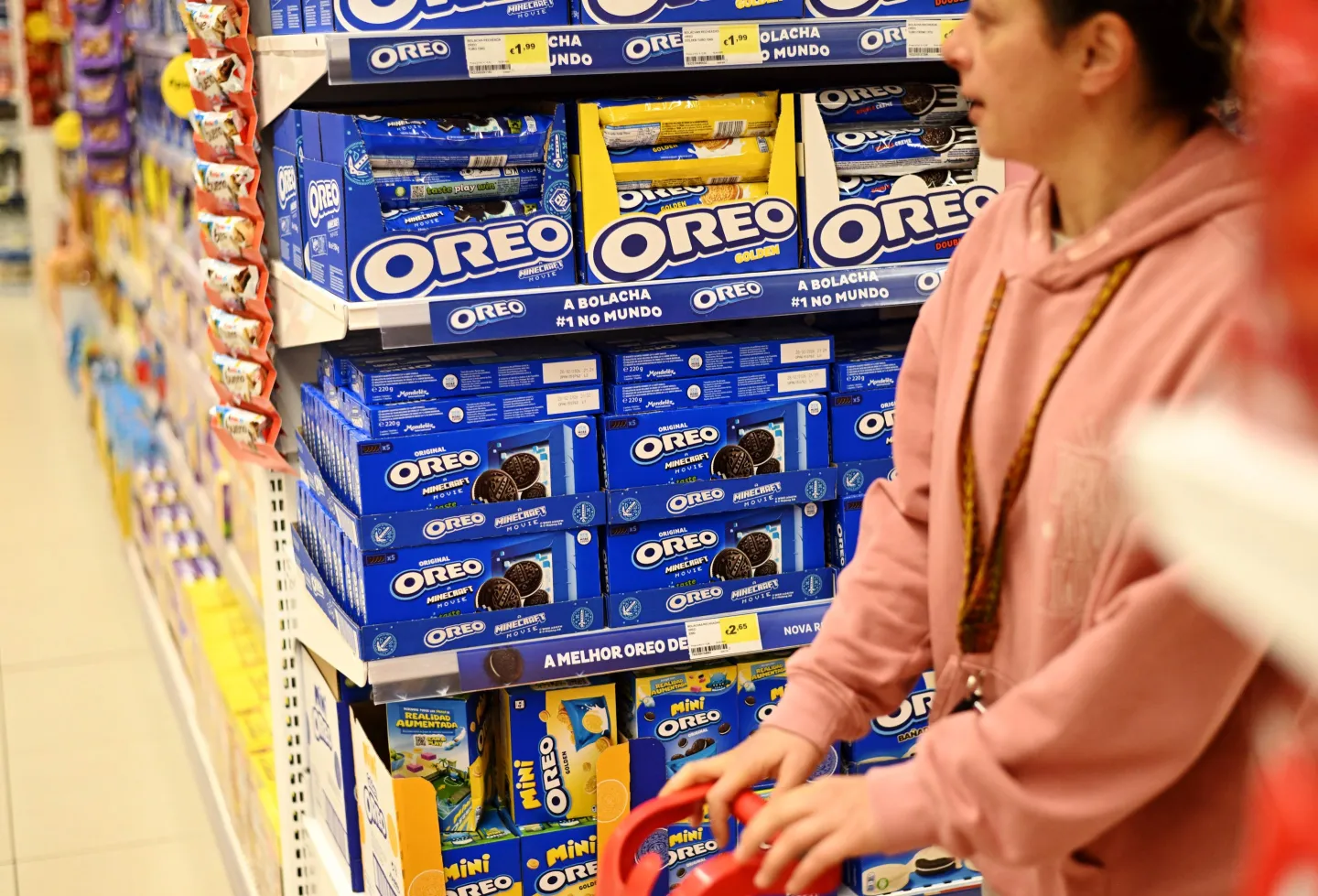 Oreo rolls out a chocolate-covered-pretzel flavored cookie